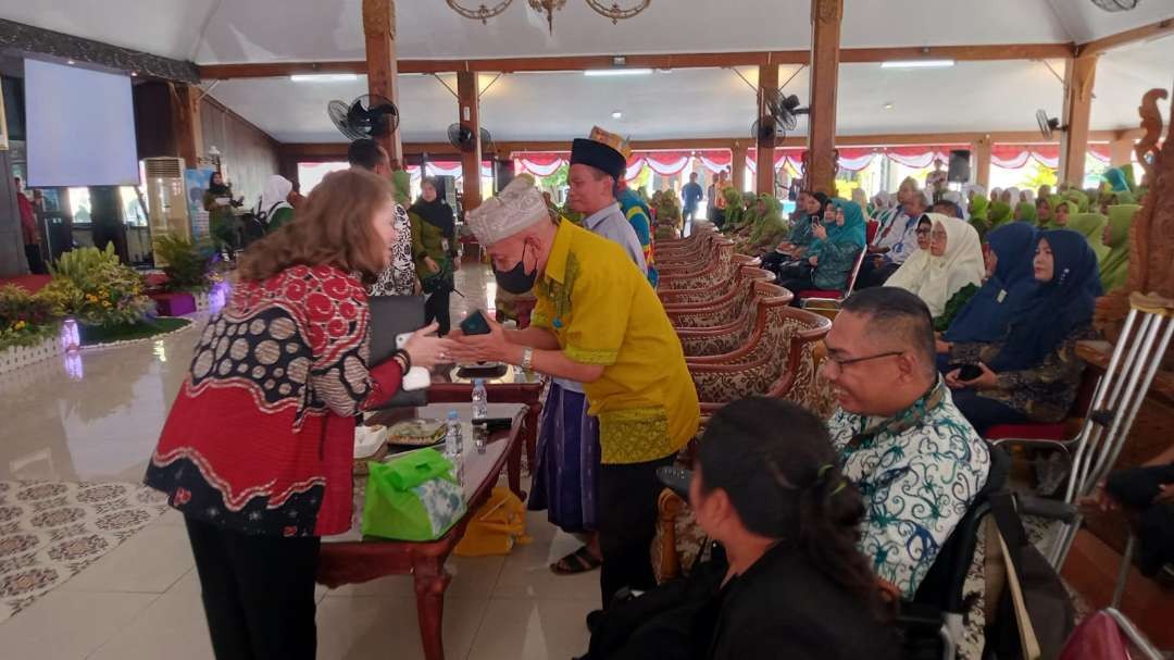 Suasana seminar peran serta perempuan dalam infrastruktur inklusif di Pendopo Kabupaten Probolinggo, Jumat 1 September 2023. (Foto: Ikhsan Mahmudi/Ngopibareng.id)