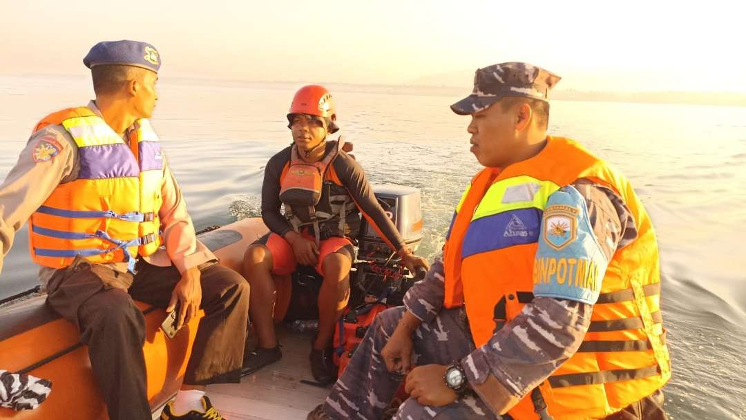 Tim SAR gabungan menyisir perairan untuk mencari bocah 9 tahun yang terseret arus (Foto:Basarnas Bali)