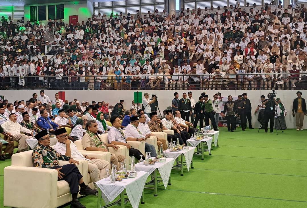 Ketua Umum PBB Yusril Ihza Mahendra saat hadir di DBL Arena guna mengikuti Konsolidasi Zona II pada Minggu 3 September 2023. (Foto: Pita Sari/Ngopibareng.id)