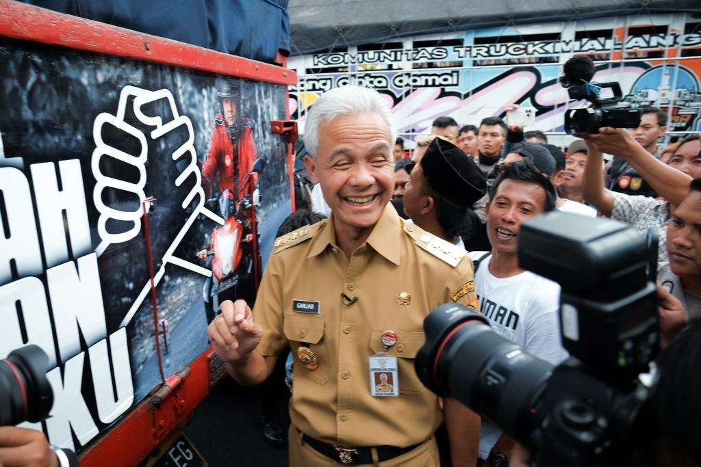 Ganjar Pranowo dinobatkan sebagai 'Bapak Truk Nusantara'. (Foto: Humas Pemprov Jateng)