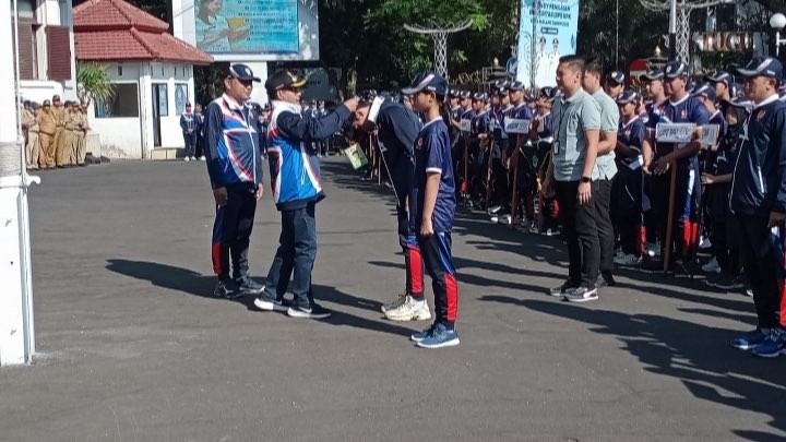 Pelepasan kontingen Kota Malang untuk berlaga di Porprov Jatim VIII di Balaikota Malang. (Foto: Lalu Theo/Ngopibareng.id)