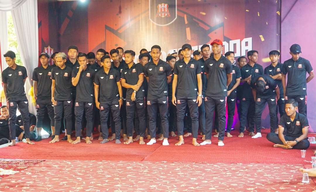 Pemain baru Deltras FC, siap berlaga di Liga 2. (Foto: Aini Arifin/Ngopibareng.id)