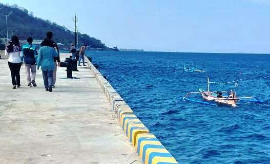 Perahu nelayan melintas di sekitar PP Masami Banyuwangi beberapa hari lalu (Foto: istimewa)