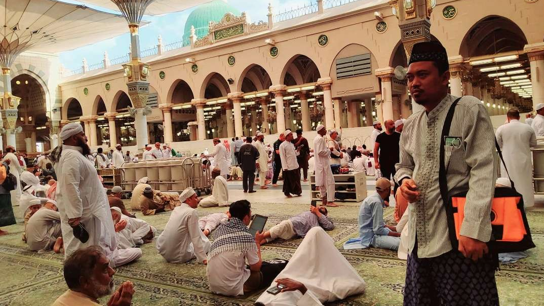 Ust M Maruf Khozin saat berada di Masjid Nabawi Madinah. (Foto: dok/ngopibareng.id)