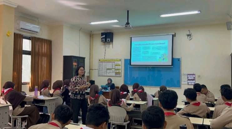 Universitas Brawijaya mengadakan Sosialisasi yang diikuti oleh 59 siswa ini (33 siswa perempuan, 26 siswa laki-laki) dilakukan di dua kelas X yang berbeda. (Foto: humas ub)