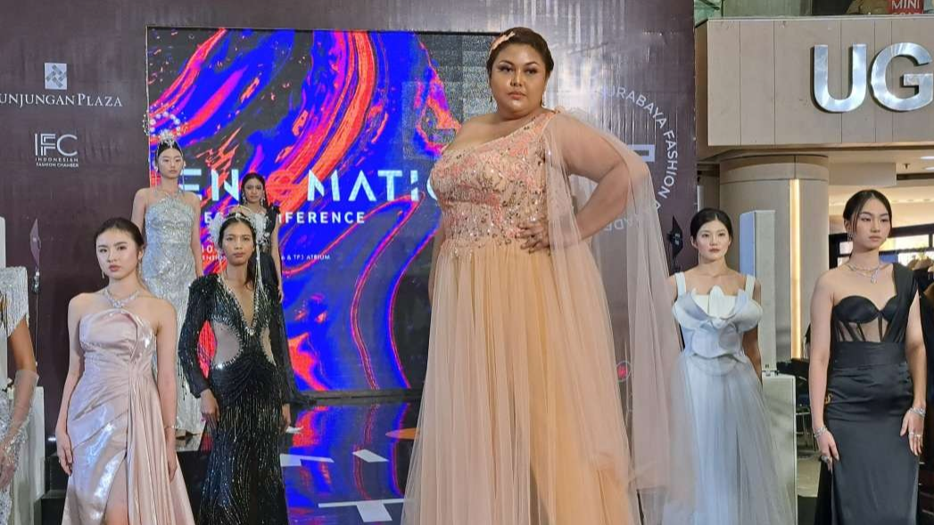 Gaun malam ukuran plus size yang dirancang Nytico X Ririe Bogar Management di SFP 2023. (Foto: Pita Sari/Ngopibareng.id)