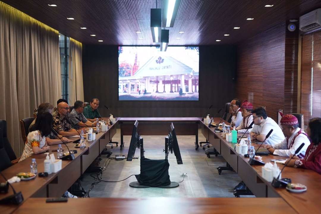 Bupati Kediri membuka peluang pertukaran pelajar dan beasiswa bagi siswa boarding school. (Foto: Istimewa)