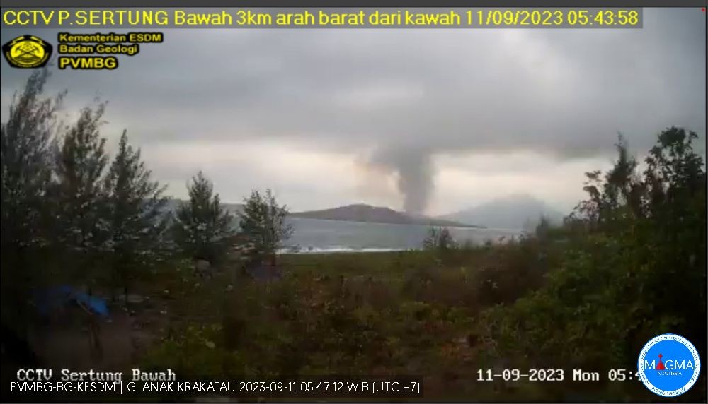 Penampakan Gunung Anak Krakatau pada Senin  11-9-2023. (Foto: magma.esdm)