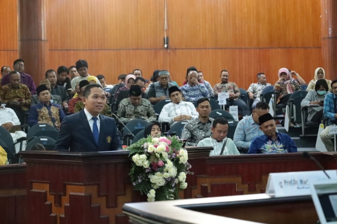 Bupati Lumajang, Thoriqul Haq ketika menjalani ujian disertasi di Universitas Brawijaya, Malang (Foto: Humas Pemkab Lumajang)