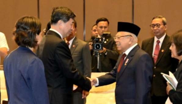 Wakil Prwsiden Ma'ruf Amin mengadakan pertemuan dengan pengusaha RRT di Hotel Crowne Plaza Fuzhou Riverside, Fuzhou, Provinsi Fujian, Tiongkok, Jumat 15 September 2023. (Foto: Setwapres)