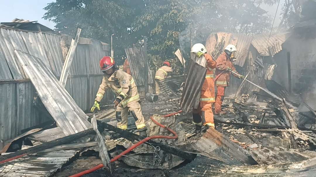 Warung es pisang ijo yang ludes terbakar akibat korsleting listrik. (Foto: Dok DKPP)