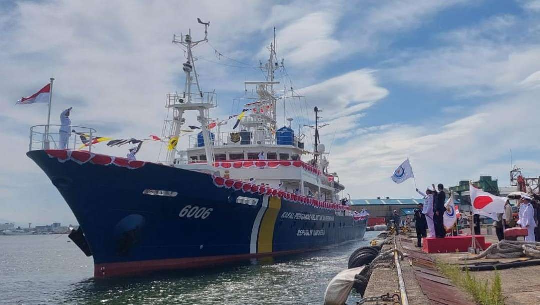 Kapal hibah dari Jepang diberi nama  KP. ORCA 06 yang sebelumnya bernama Shirahagi Maru. Kapal ini akan memperkuat di Kementerian Kelautan dan Perikanan (KKP) untuk pengawasan di WPP 711 Laut Natuna Utara. (Foto: dok. kkp)