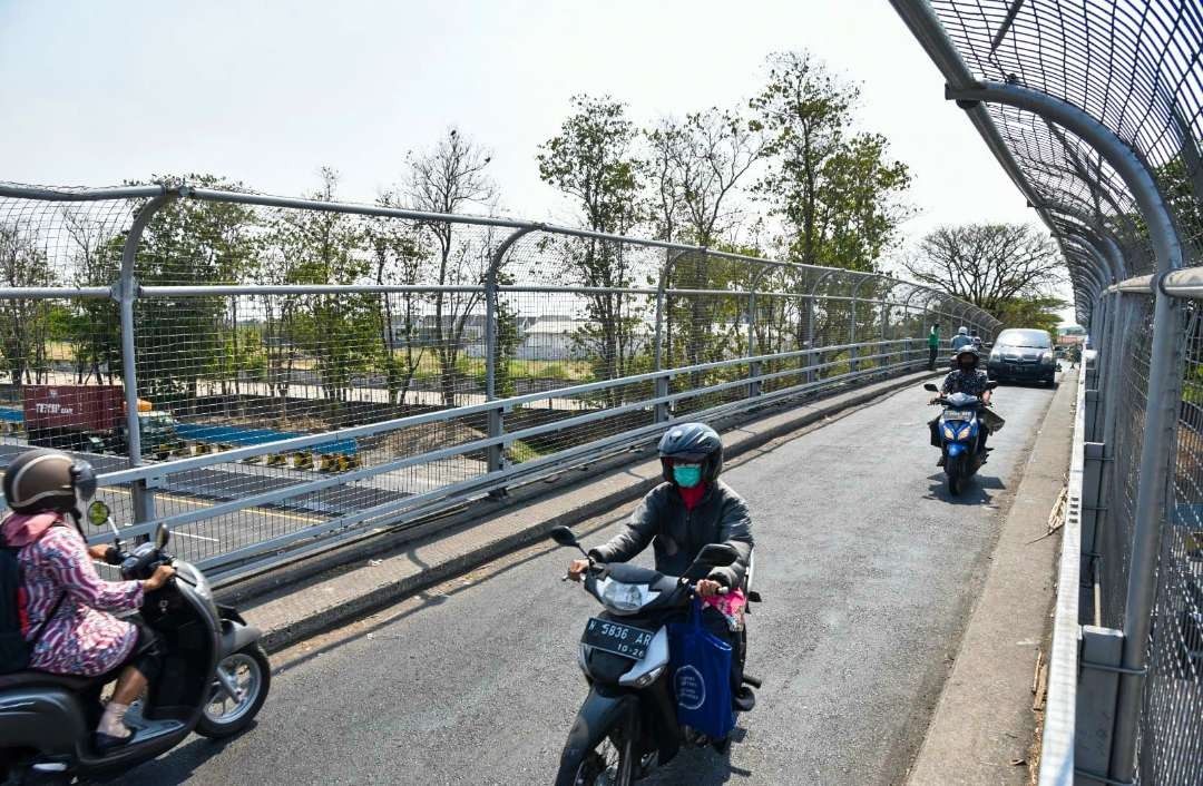 Kondisi terkini overpass Desa Sepande, Sidoarjo. (Foto :Aini Arifin/Ngopibareng.id)