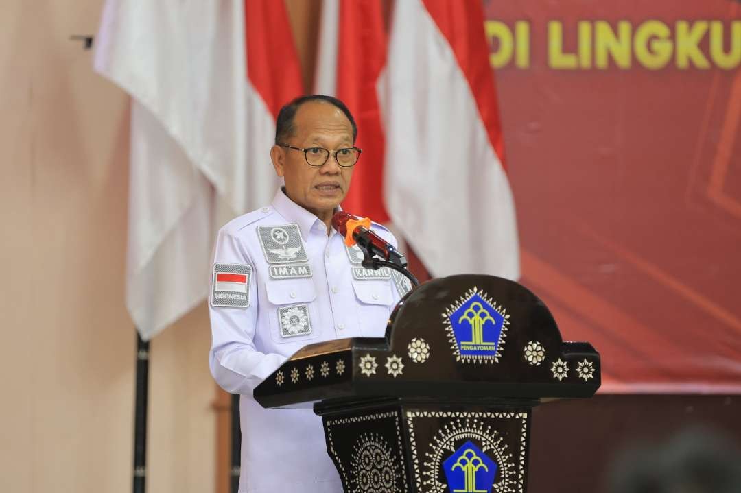 Kakanwil Kemenkumham Jatim, Imam Jauhari saat membuka seleksi kenaikan pangkat dan ujian dinas pegawai, pada 12 April 2023. (Foto: Humas Kemenkumham Jatim)