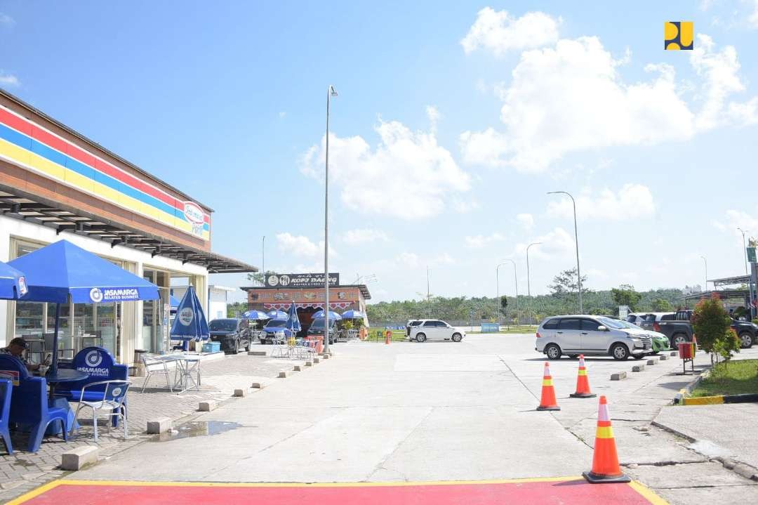 Rest area Jalan Tol Balikpapan-Samarinda. (Foto: Dokumentasi Kementerian PUPR)