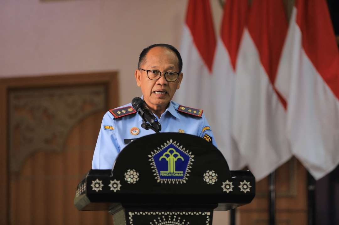 Kakanwil Kemenkumham Jatim, Imam Jauhari bersama jajarannya memberikan Pelayanan Hukum dan HAM Bergerak di Kepulauan Kangean, Sabtu 10 Juni 2023. (Foto: Humas Kemenkumham Jatim)