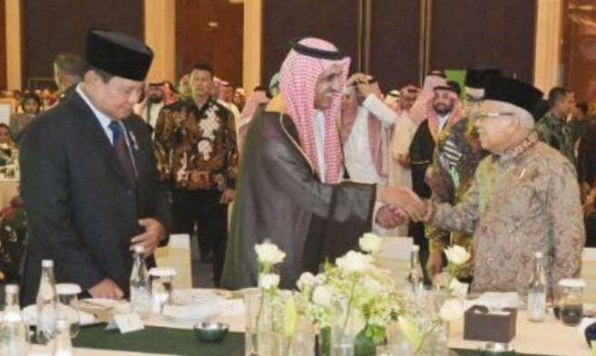 Wapres Ma'ruf Amin menyampaikan selamat kepada Duta Besar Arab Saudi untuk Republik Indonesia, Faisal Abdullah H. Amodi berkaitan dengan hari nasional ke-93 Arab Saudi. (Foto: Setwapres)