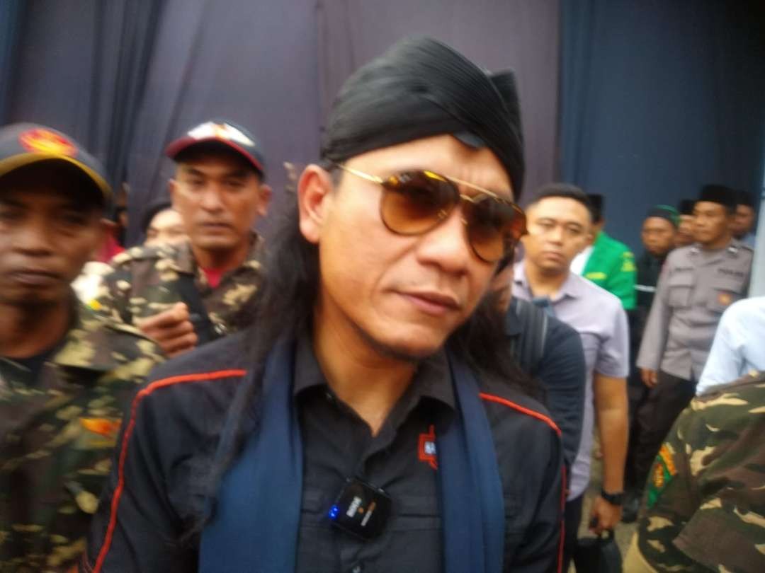 Gus Miftah mubaligah Nahdlatul Ulama (NU), mengaku mendapatkan perintah untuk menggandeng Gubernur Jawa Timur Khofifah Indar Parawansa masuk gerbong Prabowo Subianto. (Foto: Choirul Anam/ Ngopibareng.id)