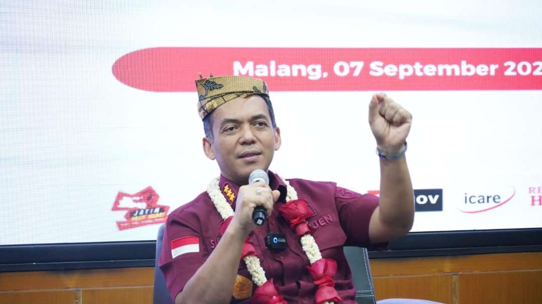 Dirjen Imigrasi, Silmy Karim meminta jajarannya terus memperkaya diri dengan pengetahuan terkait aturan keimigrasian. (Foto: Humas Kemenkumham Jatim)