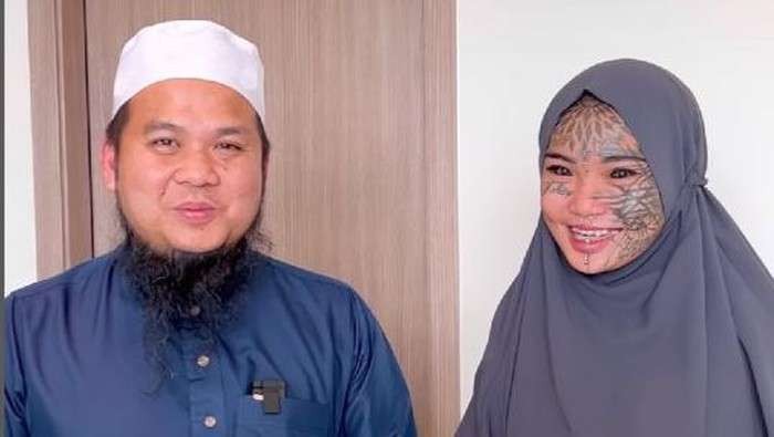 Ustaz Ebit Lew sempat berjasa mengajak Mondy Tatto hijrah. (Foto: Koleksi pribadi)