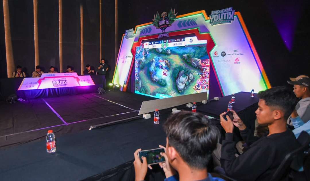 Para peserta lomba e-sport beradu kemampuan di ajang lomba Youtix E-sports arena Banyuwangi (Foto: Istimewa)