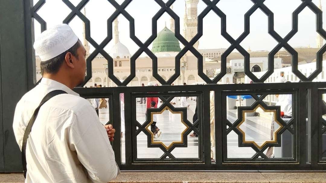 Maulid Nabi Muhammad SAW, ketika KH M Ma'ruf Khozin berziarah ke Madinah, kota tempat Rasulullah SAW dimakamkan. (Foto: dok/ngopibareng.id)