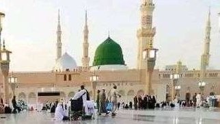 Masjid Nabawi yang indah di Madinah. Terdapat makam Rasulullah SAW. (Foto: dok/ngopibareng.id)