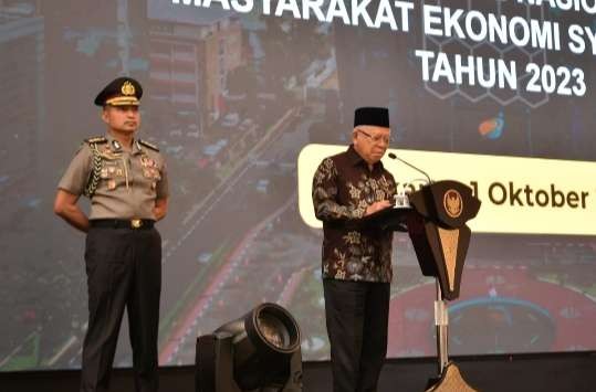 Wakil Presiden (Wapres) KH Ma’ruf Amin dalam sambutannya saat menghadiri Musyawarah Nasional VI MES Tahun 2023 di Gedung Plaza Mandiri, Jalan Gatot Subroto Senayan, Jakarta Selatan, Minggu, 1 September 2023. (Foto: BPMI Setwapres).