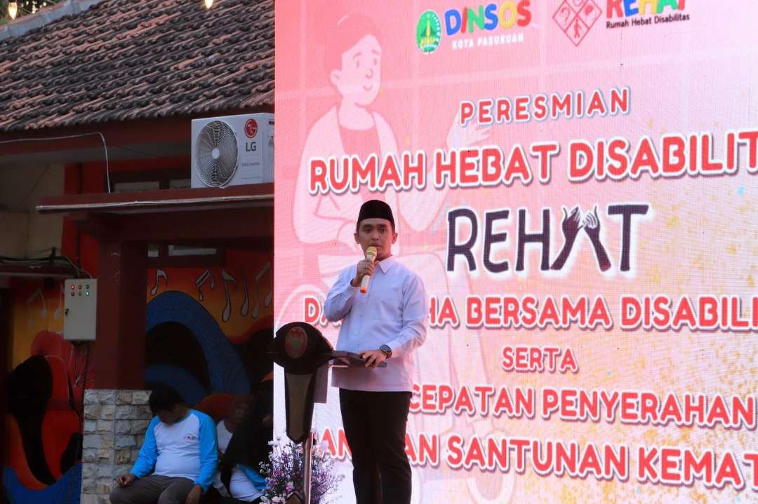 Wakil Walikota Pasuruan Adi Wibowo (Mas Adi) meresmikan Rumah Hebat Disabilitas. (Foto: Humas Pemkot Pasuruan)