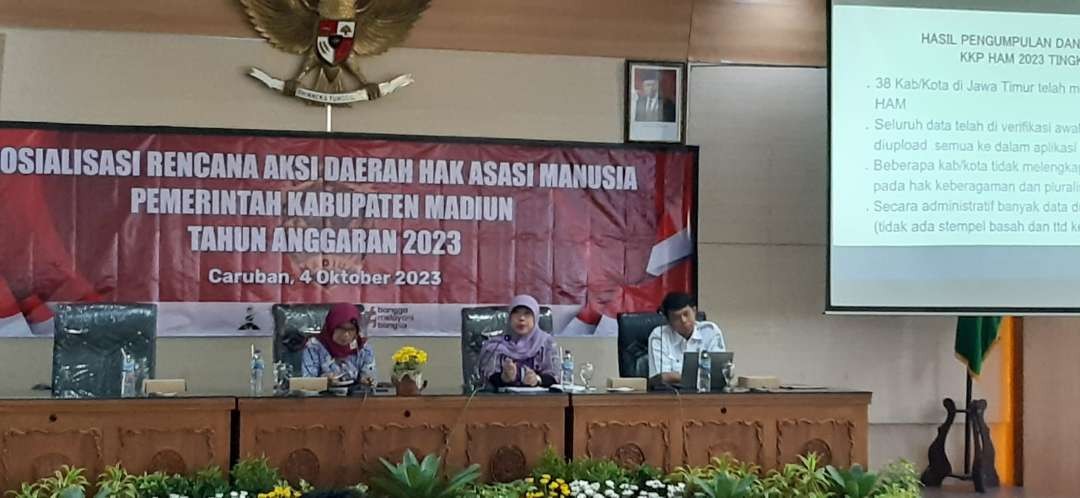 Sosialisasi Rencana Aksi Nasional Hak Asasi Manusia (RANHAM) dan Pembangunan Kabupaten/Kota Peduli HAM (KKPHAM),  dipimpin Kabid HAM, Wiwit P Iswandari. (Foto: Dokumentasi Humas Kemenkumham Jatim)