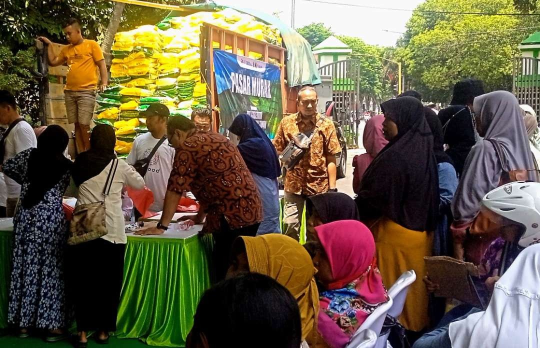 Diskoperindag Situbondo akan menggelar operasi pasar murah khusus beras sekali sepekan mulai Oktober 2023. (Foto: Guido/Ngopibareng.id)