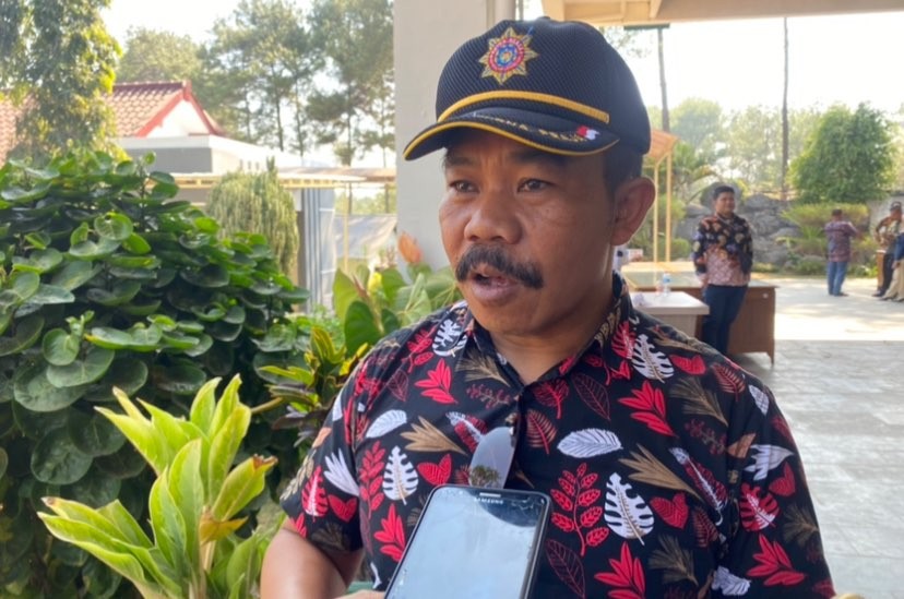 Kepala Dinas Pariwisata dan Kebudayaan (Disparbud) Kabupaten Malang, Purwoto saat berada di Desa Toyomerto, Singosari, Kabupaten Malang (Foto: Lalu Theo/Ngopibareng.id)