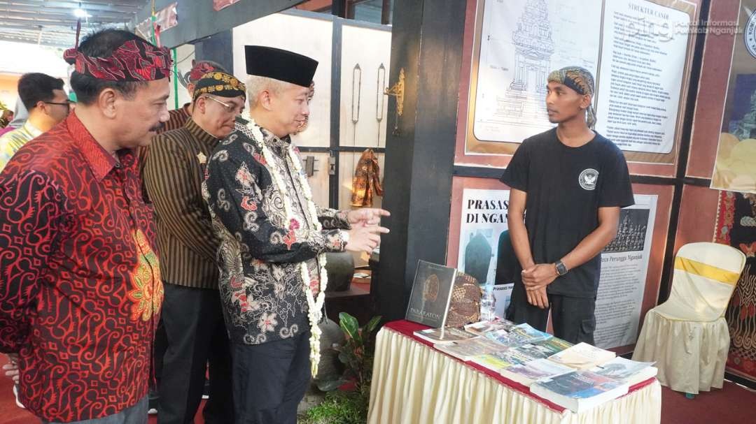 Pejabat (Pj) Bupati Nganjuk, Sri Handoko Taruna, membuka Pemaran Temporer Museum Anjuk Ladang Nganjuk Tahun 2023. Acara digelar mulai Jumat 6 hingga Minggu Oktober 2023. (Foto: dok. nganjukkab)