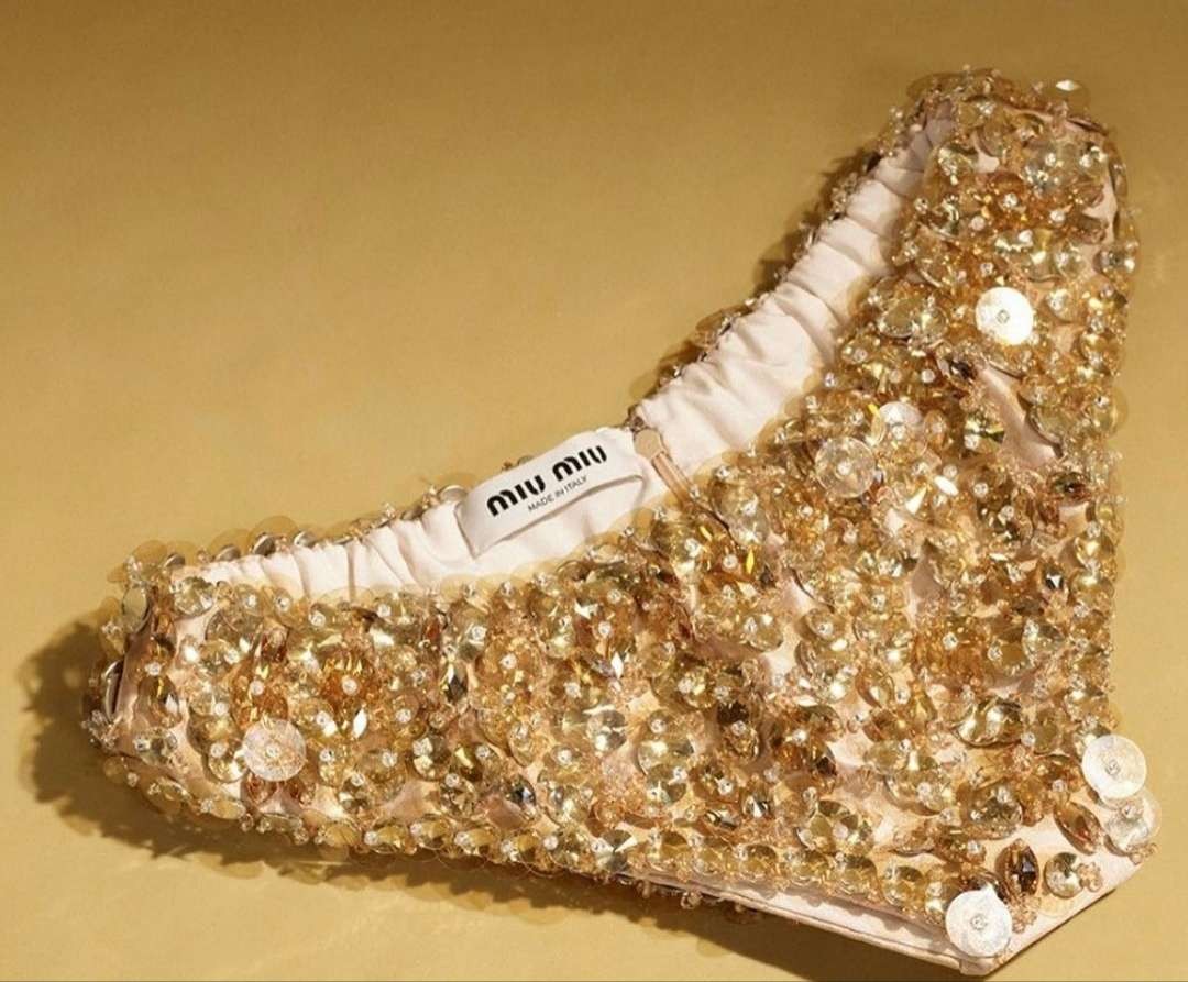 Celana dalam Miu Miu motif emas. (Foto: miumiu.com)