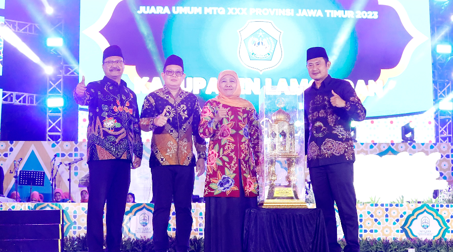 Gubernur Jawa Timur Khofifah Indar Parawansa dalam penutupan pelaksanaan Musabaqah Tilawatil Qur'an (MTQ) Tingkat Provinsi Jawa Timur XXX Tahun 2023, Minggu 8 Oktober 2023. (Foto: Kominfo Lumajang)