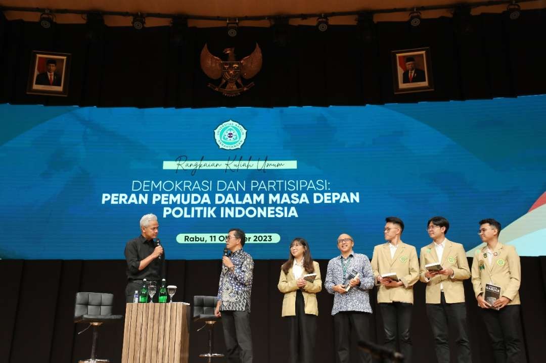 Bacapres 2024 Ganjar Pranowo melamar empat mahasiswa menjadi tim suksesnya. (Foto: Tim Media Ganjar Pranowo)