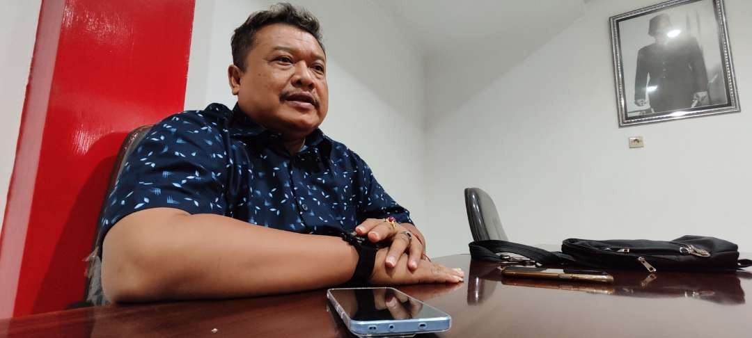 Sujoko Adi Purwanto, mantan pengurus perguruan pencak silat PSHT, prihatin dengan aksi pengeroyokan anggota perguruan silat. (Foto: Fendy Lesmana/Ngopibareng.id)