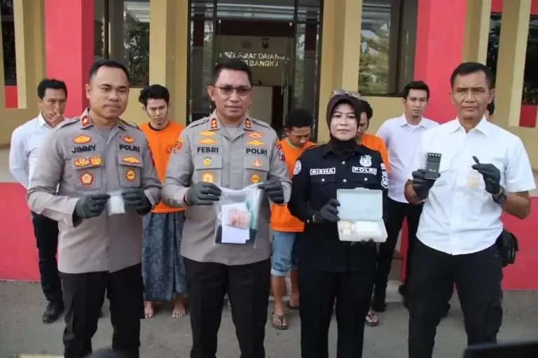 Kapolres Bangkalan AKBP Febri Isman Jaya, dalam jumpa pers di Mapolres Bangkalan pada Senin 28 Agustus 2023. (Foto: polres bangkalan)