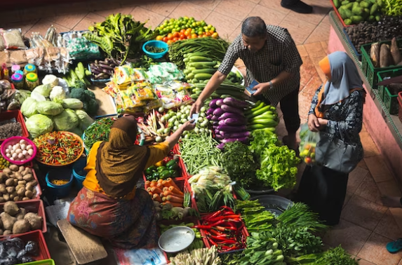 Walikota Madiun Maidi punya strategi unik memulihkan perekonomian pasca COVID-19. Salah satunya memberikan potongan sewa kios di pasar tradisional. (Foto: Unsplash)