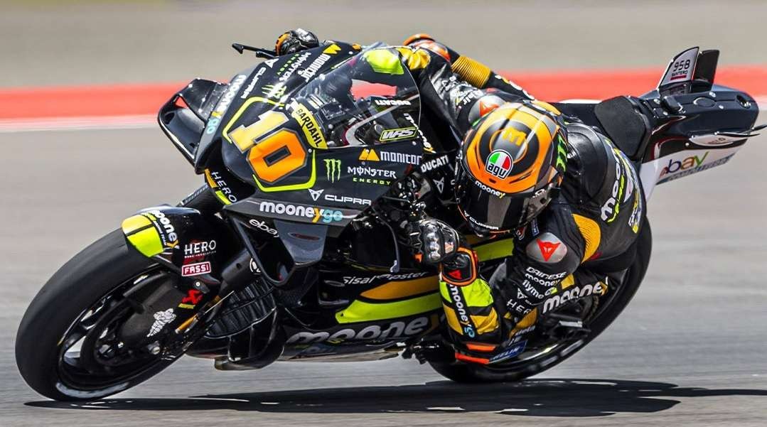 Luca Marini berhasil meraih pole position setelah mencatatkan waktu tercepat di sesi kualifikasi MotoGP Mandalika, Sabtu, 14 Oktober 2023. (Foto: Twitter/@VR46RacingTeam)