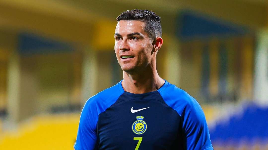 Cristiano Ronaldo dijatuhi hukuman 99 cambukan oleh pengadilan Iran karena dituduh melakukan perzinahan. (Foto: Twitter/@AlnassrFC_EN)