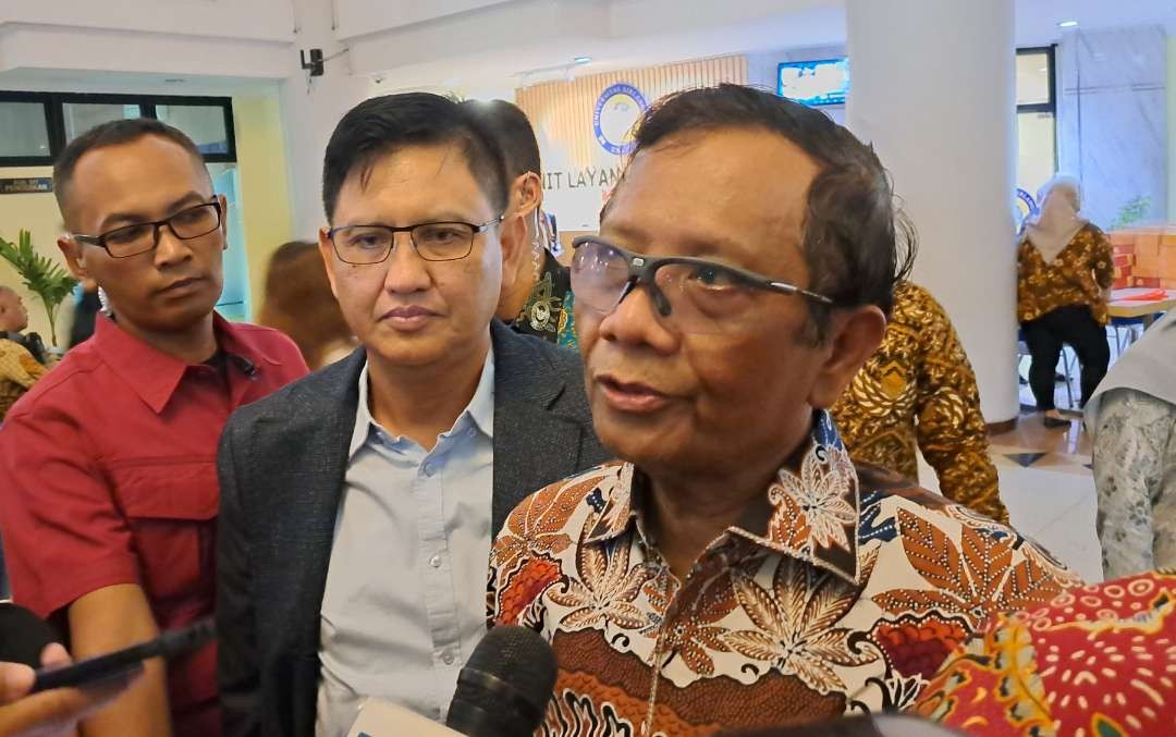 Mahfud MD saat ditemui di Unair usai mengisi kuliah umum. (Foto: Pita Sari/Ngopibareng.id)