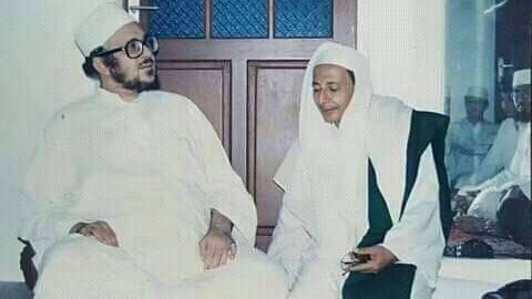 Habib Luthfi bin Yahya bersama Sayyid Muhammad bin Alwi al-Maliki. (foto: dok/Ngopibareng.id)