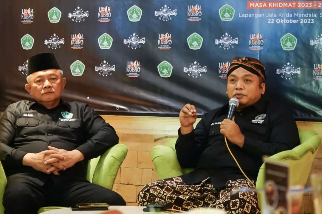 Wakil Ketua Panitia Hari Santri 2023 M Nabil Haroen saat konferensi di Surabaya. (Foto: Istimewa)