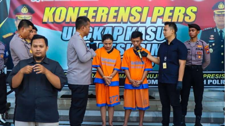 Sepasang kekasih di Sidoarjo, tersangka bobol mesin ATM. (Foto: Aini Arifin/Ngopibareng.id)