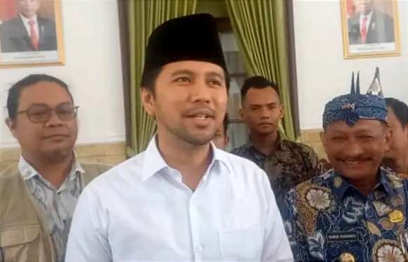 Kunker di Situbondo, Wagub Jatim Emil Dardak menyampaikan Demokrat siap mengusung lagi duet Khofifah-Emil maju di Pilgub Jatim 2024.(Foto: Diskominfo Situbondo)