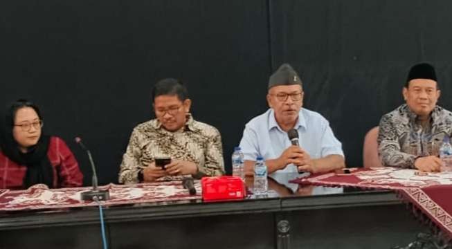 Konferensi pers di Kantor Dinas Kepemudaan dan Olahraga (Dispora) Jawa Timur, Jumat (20 Oktober 2023).(Foto: ltn-pbnu)