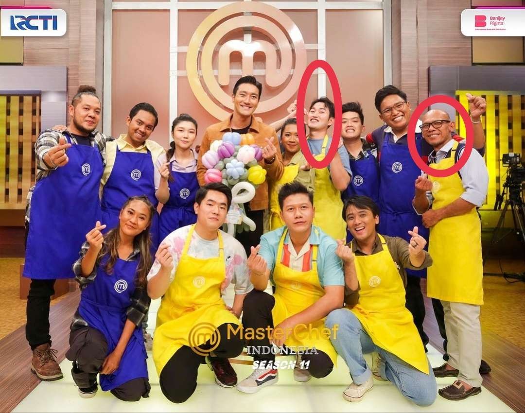 Pak Usman (paling kanan dilingkari) dan Jeff tereleminasi dari galeri MasterChef Indonesia, usai gagal masak enak buat Siwon Choi. (Foto: Instagram @masterchefina)