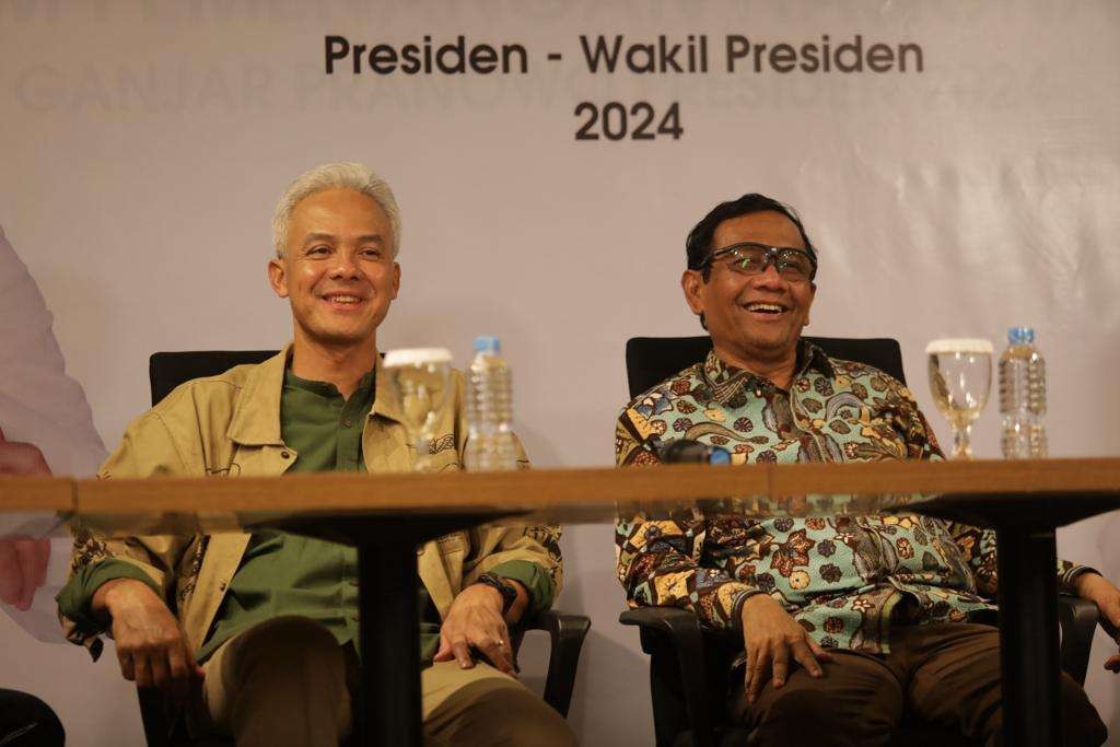 Pasangan Bacapres-Bacawapres, Ganjar Pranowo dan M Mahfud MD, menanggapi soal Gibran Rakabuming Raka jadi bacawapres Prabowo Subianto pada Pilpres 14 Februari 2024 mendatang. (Foto: Istimewa)