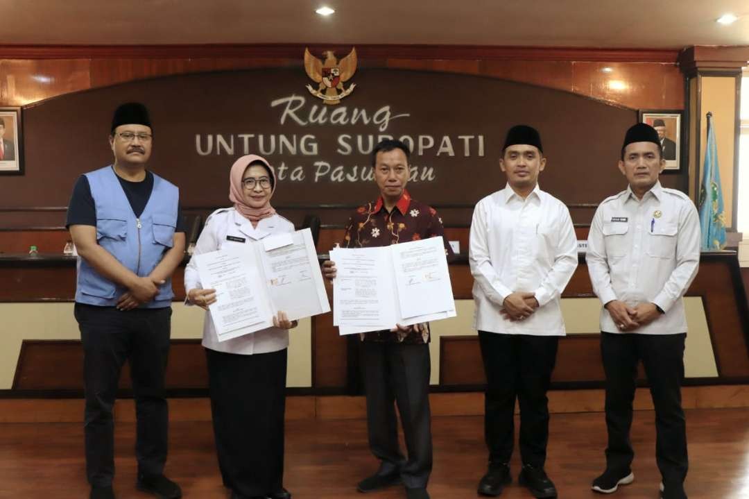 Pemerintah Kota Pasuruan terus berupaya dalam meningkatkan pelayanan masyarakat melalui inovasi terbaru, Walikota Pasuruan Saifullah Yusuf (Gus Ipul) pada Rabu, 18 Oktober 2023 secara resmi launching Inovasi DOA LANGIT (Dokumen Kependudukan Langsung Terbit Setelah Pemberkatan Perkawinan). (Foto; Pemkot Pasuruan)